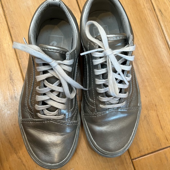Vans Silver metallic old skool lace up sneakers - Picture 4 of 7